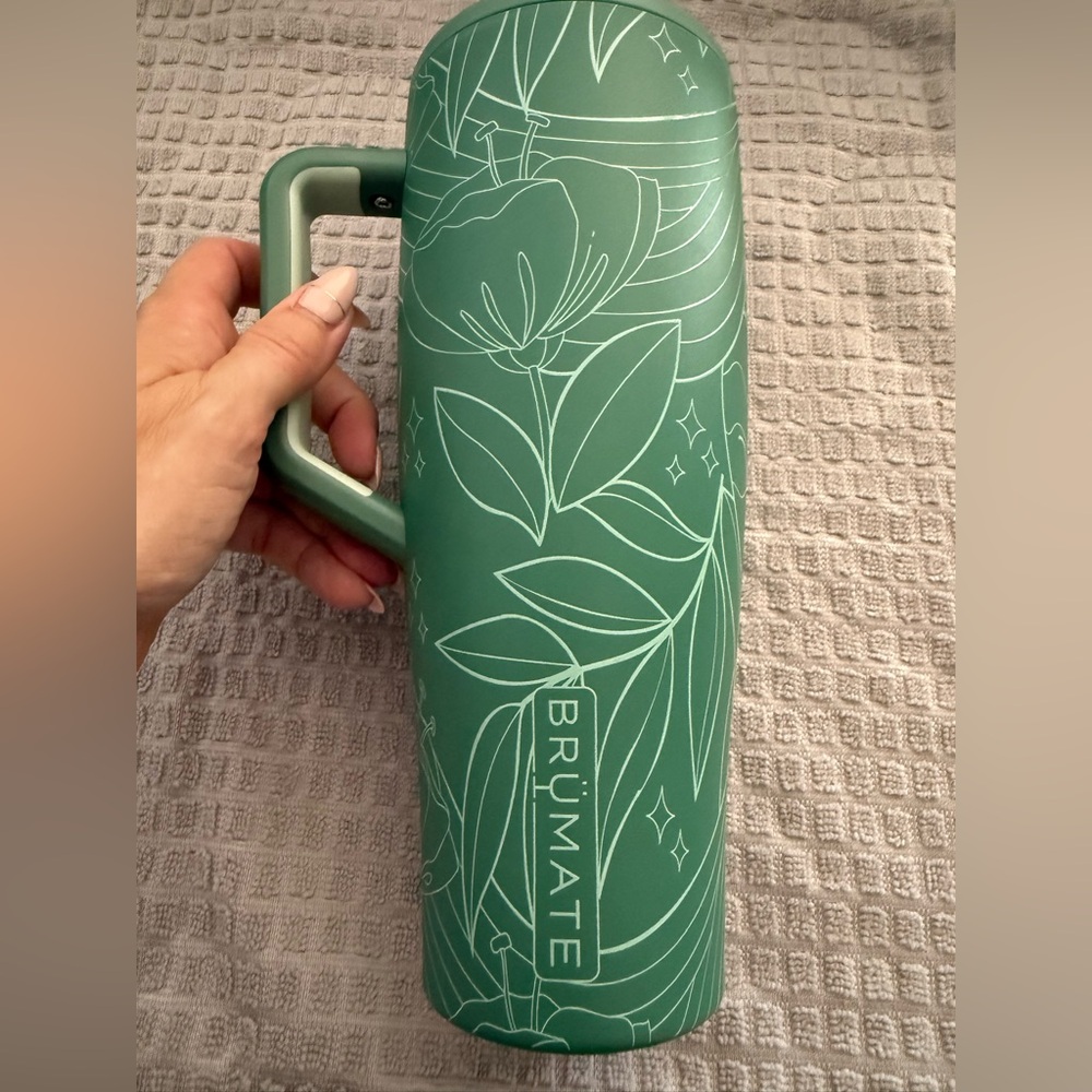 BNWT Limited Edition Brumate 40oz Grow with the Flow Era